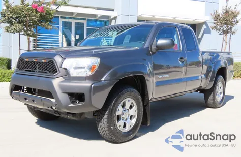 2012 Toyota Tacoma Prerunner Access Cab z USA, uszkodzony, nr VIN 5TFTU4GN1CX024135
